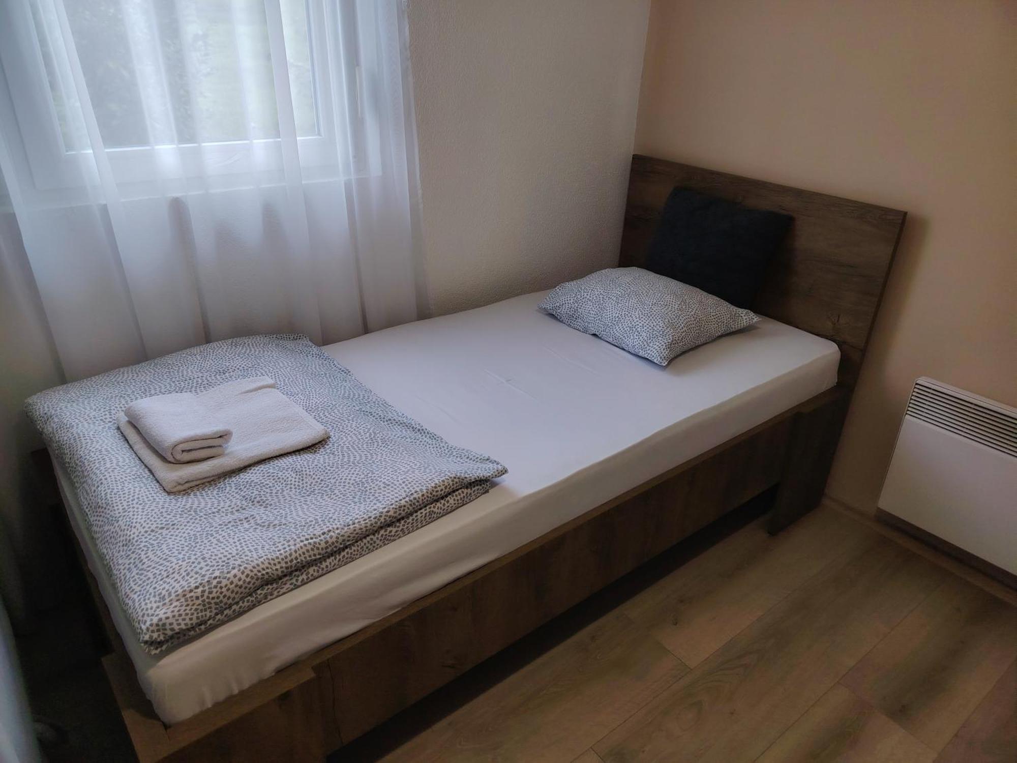 Guest House Pin ลัคตาชิ ภายนอก รูปภาพ